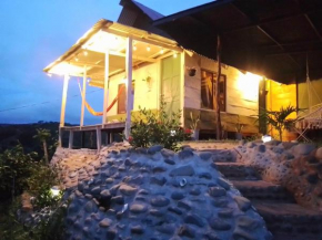 La Parada del Pelicano, El Ranchito Surf